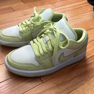 Women’s Air Jordan 1 Low SE